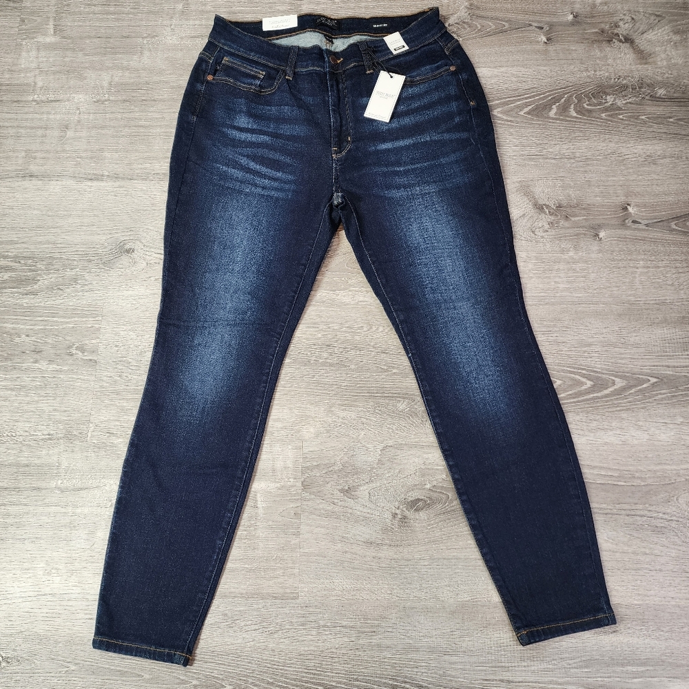 NWT JUDY BLUE Dark Wash Classic Denim Mid Rise Skinny Fit Jean 14 W - Picture 16 of 16